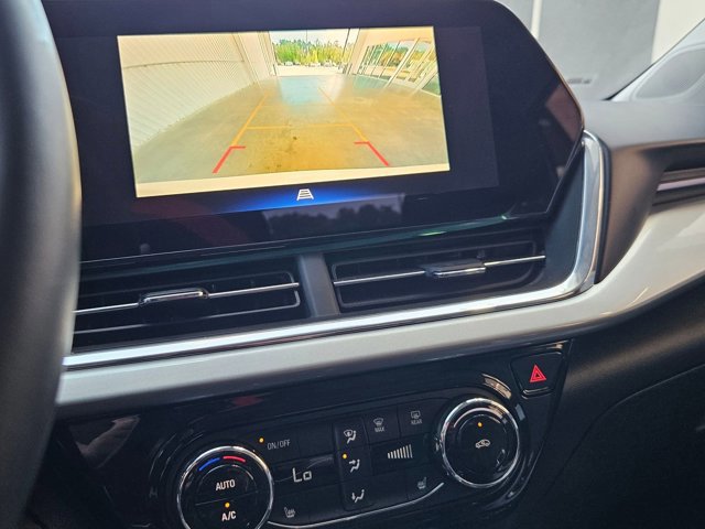 Used 2024 Chevrolet Trax LT w/ Driver Confidence Package FWD image 13