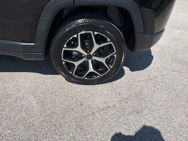 Used 2025 Jeep Compass Limited image 37