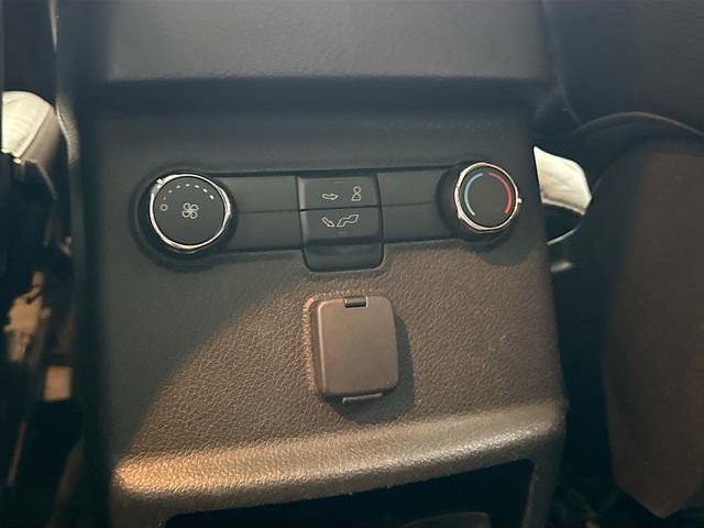 Used 2016 Ford Explorer XLT w/ Equipment Group 202A image 24