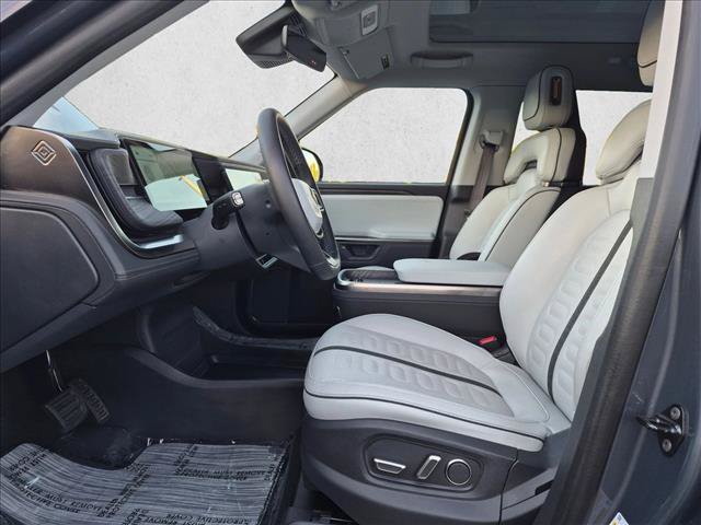 Used 2025 Rivian R1S Adventure AWD/4WD image 16