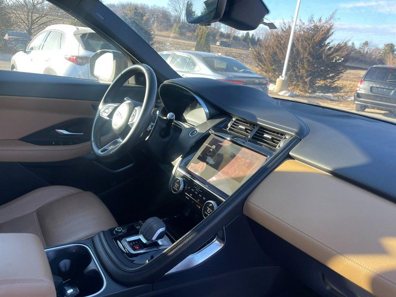 Used 2022 Jaguar E-PACE SE image 2