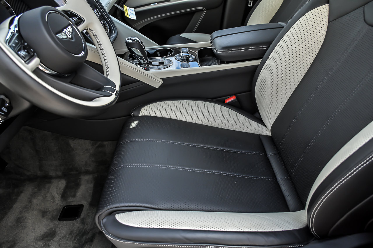Used 2022 Bentley Bentayga AWD/4WD image 20