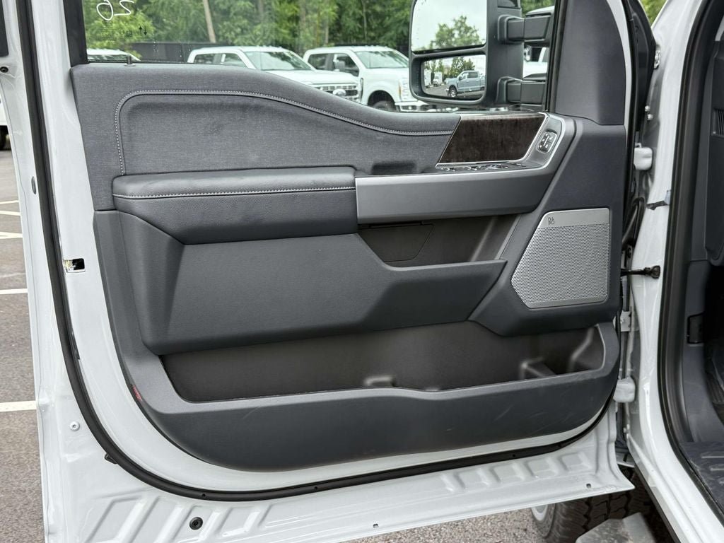New 2026 Ford F250 Lariat w/ Black Appearance Package AWD/4WD image 8