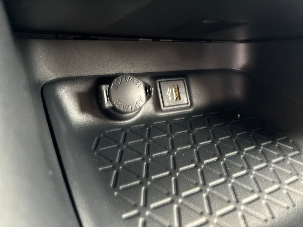 New 2025 Toyota RAV4 XLE image 27