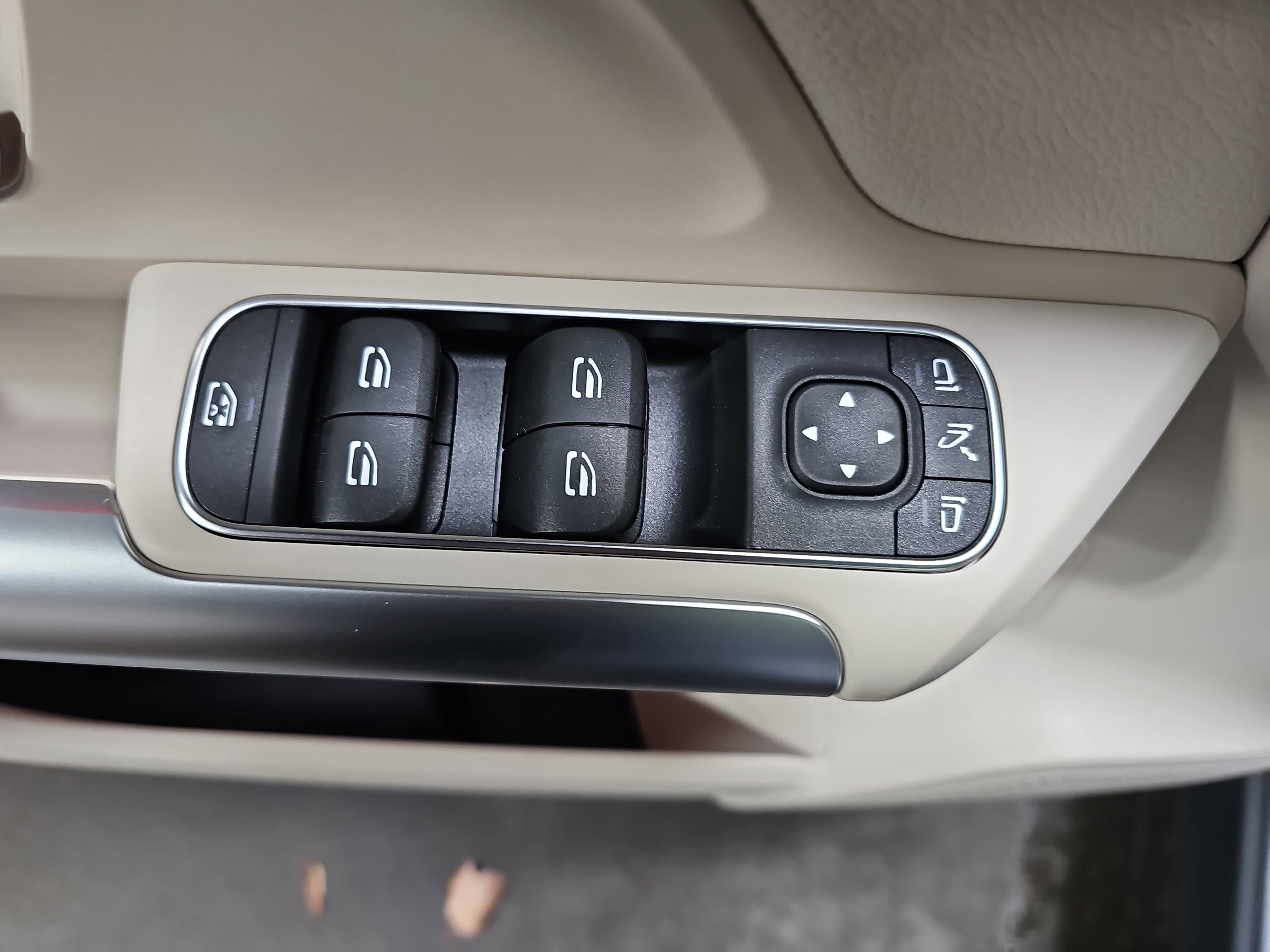 Certified 2025 Mercedes-Benz GLA 250 image 29