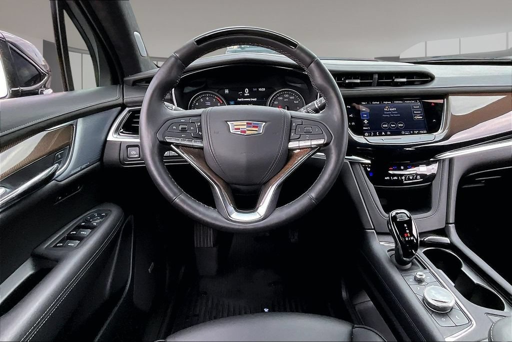 Used 2025 Cadillac XT6 Premium Luxury w/ Platinum Package AWD/4WD image 5