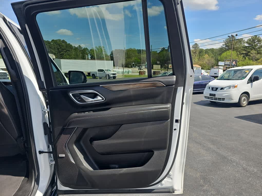 Used 2023 Chevrolet Suburban Premier image 30