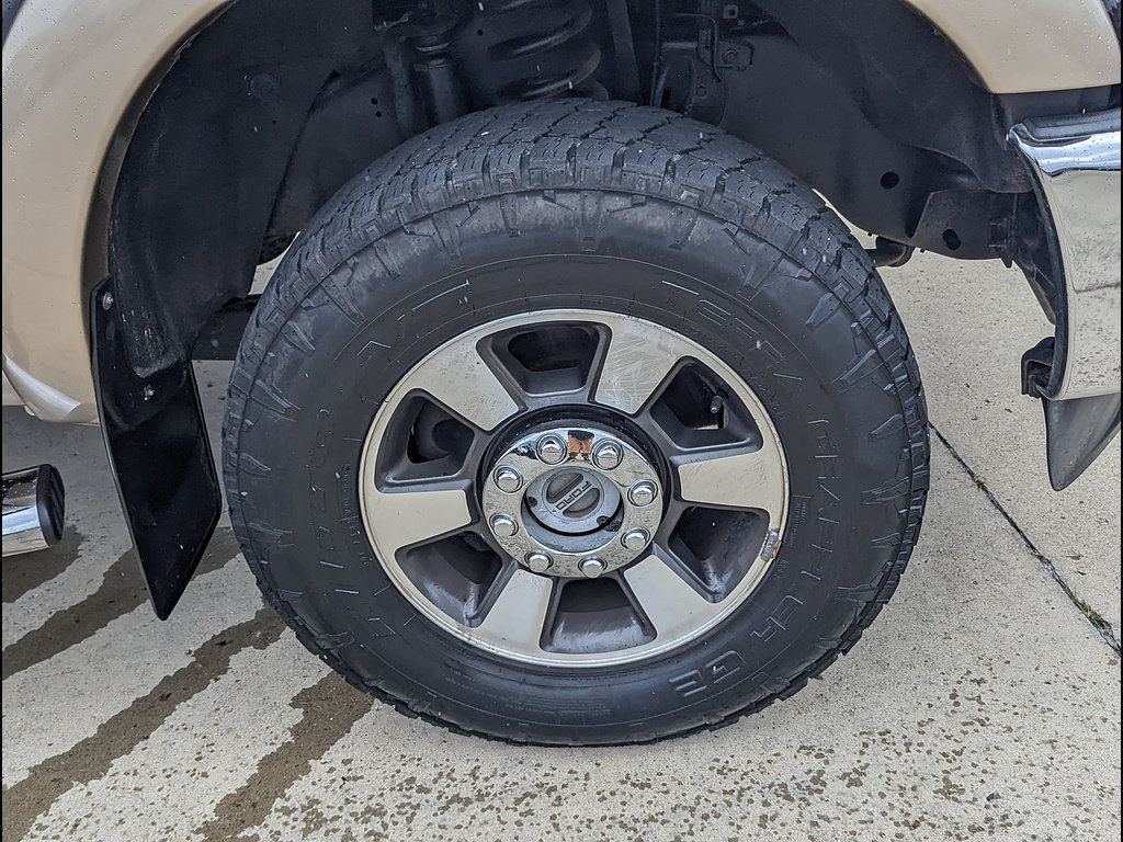 Used 2014 Ford F250 Lariat w/ Lariat Interior Package AWD/4WD image 18