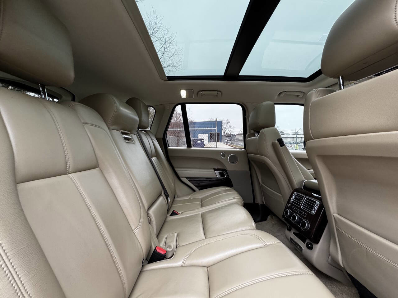 Used 2016 Land Rover Range Rover image 10