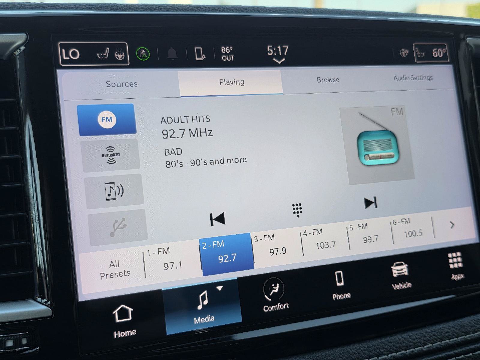Used 2024 Chrysler Pacifica Touring-L FWD image 19