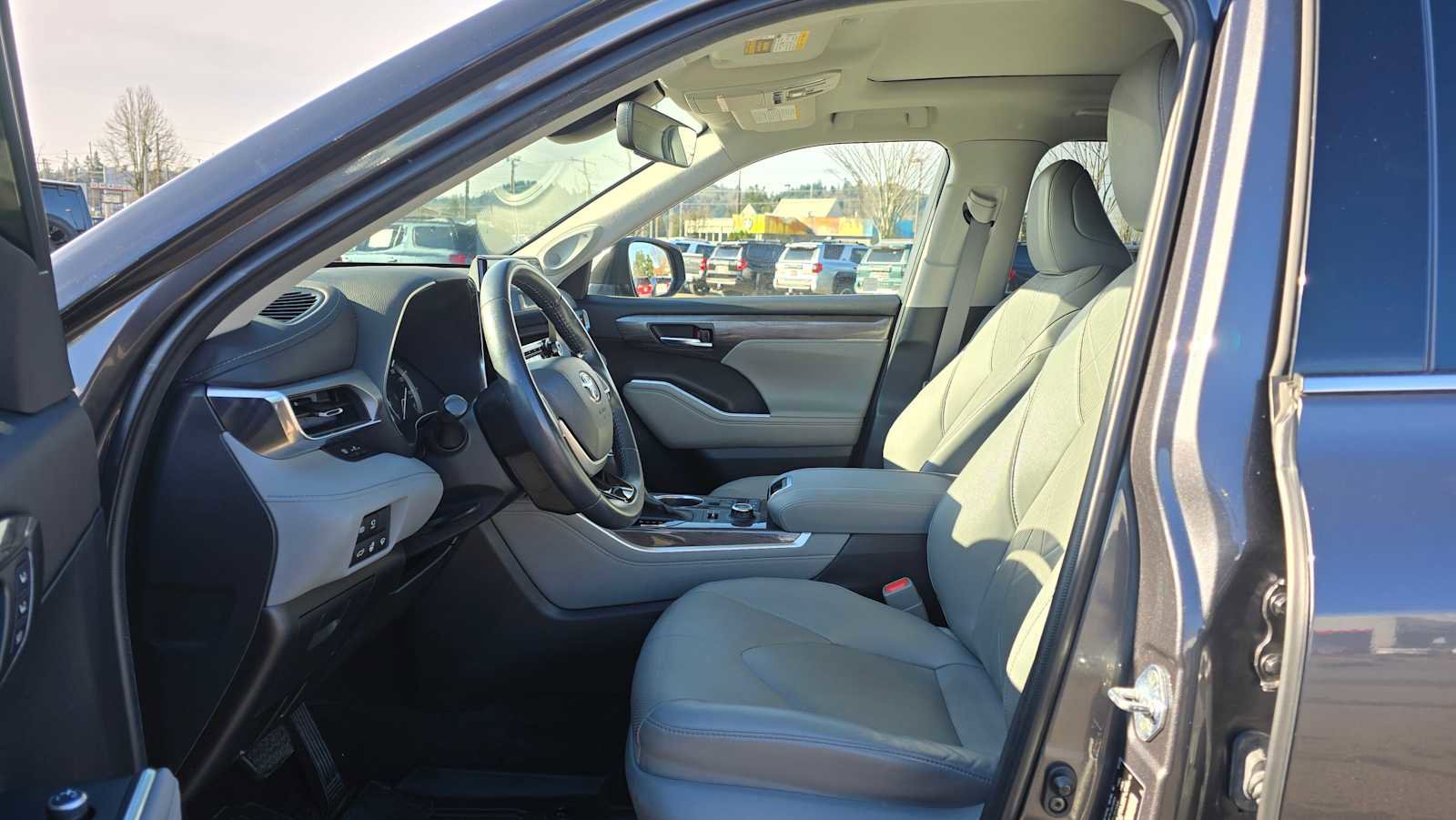 Used 2022 Toyota Highlander Platinum image 23