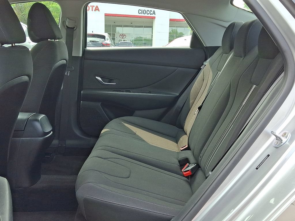 Used 2021 Hyundai Elantra SEL w/ Convenience Package FWD image 13