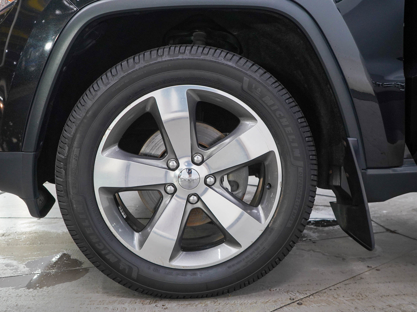 Used 2014 Jeep Grand Cherokee Limited w/ Trailer Tow Group IV AWD/4WD image 30