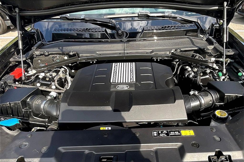 Used 2025 Land Rover Defender 110 V8 image 26