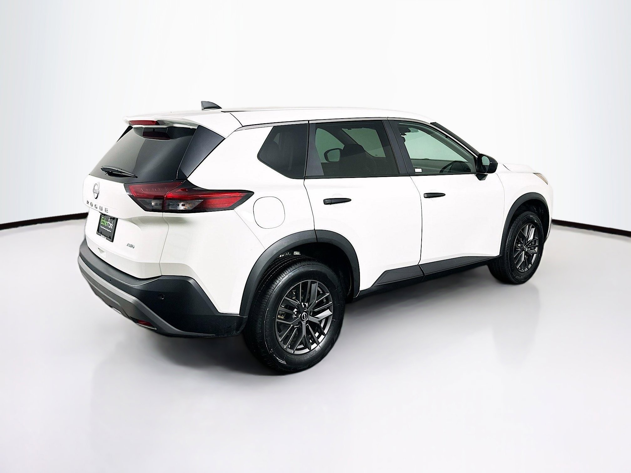 Used 2023 Nissan Rogue S image 9