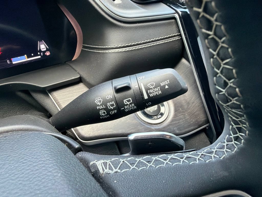 Certified 2023 Jeep Grand Cherokee Limited w/ Luxury Tech Group II AWD/4WD image 67