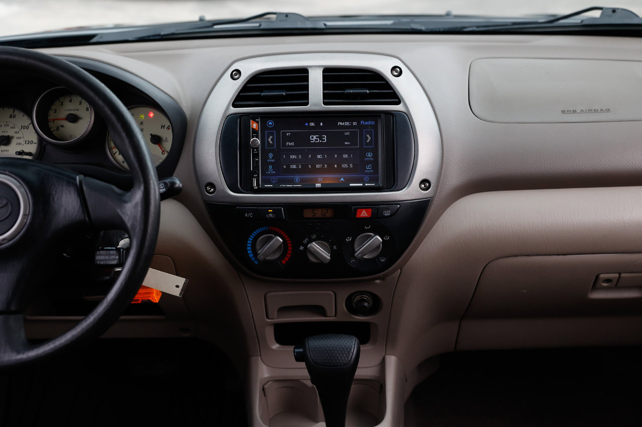 Used 2002 Toyota RAV4 2WD image 29