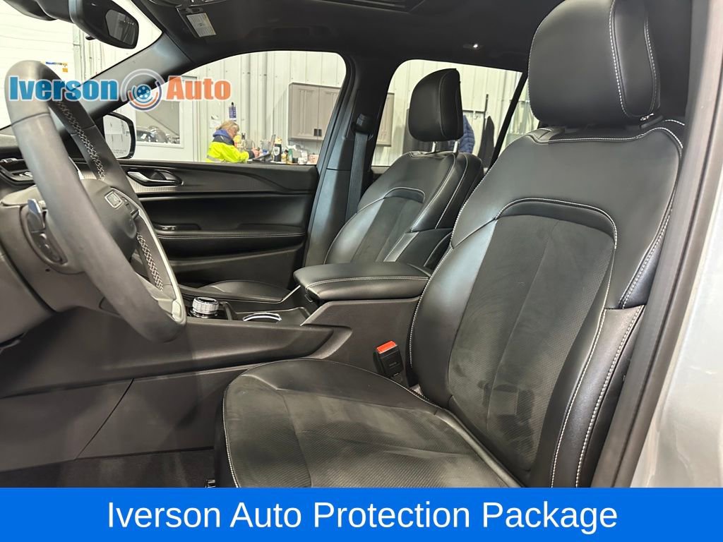 Used 2024 Jeep Grand Cherokee Altitude image 16