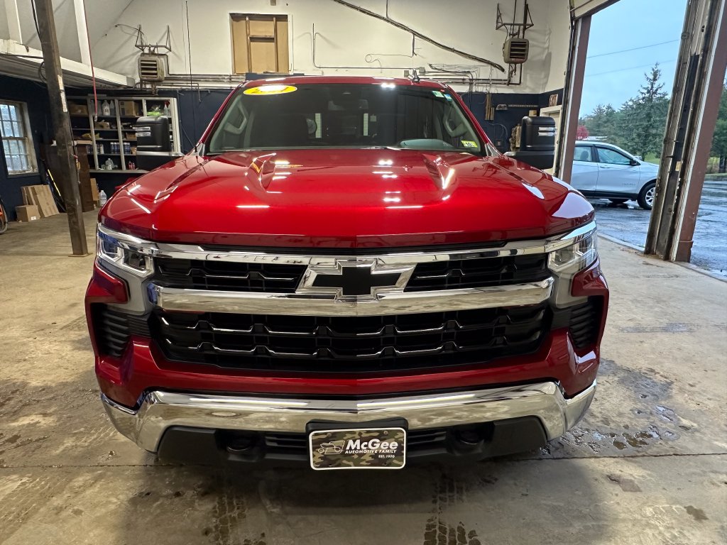 Used 2024 Chevrolet Silverado 1500 LT AWD/4WD image 8