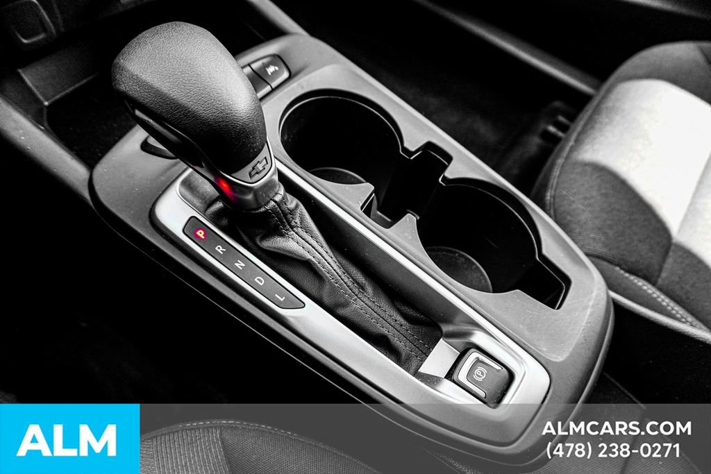 Used 2025 Chevrolet Trax LS image 40