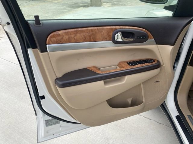 Used 2009 Buick Enclave CXL w/ Entertainment Package #3 FWD image 15