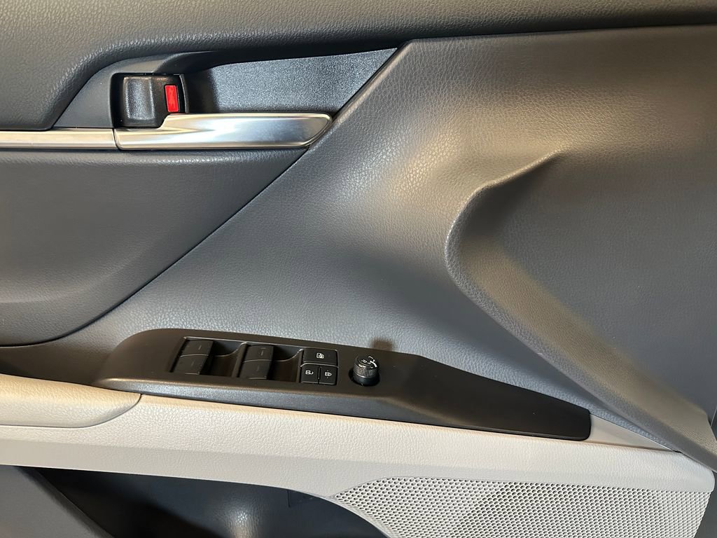 Used 2022 Toyota Camry SE AWD/4WD image 19