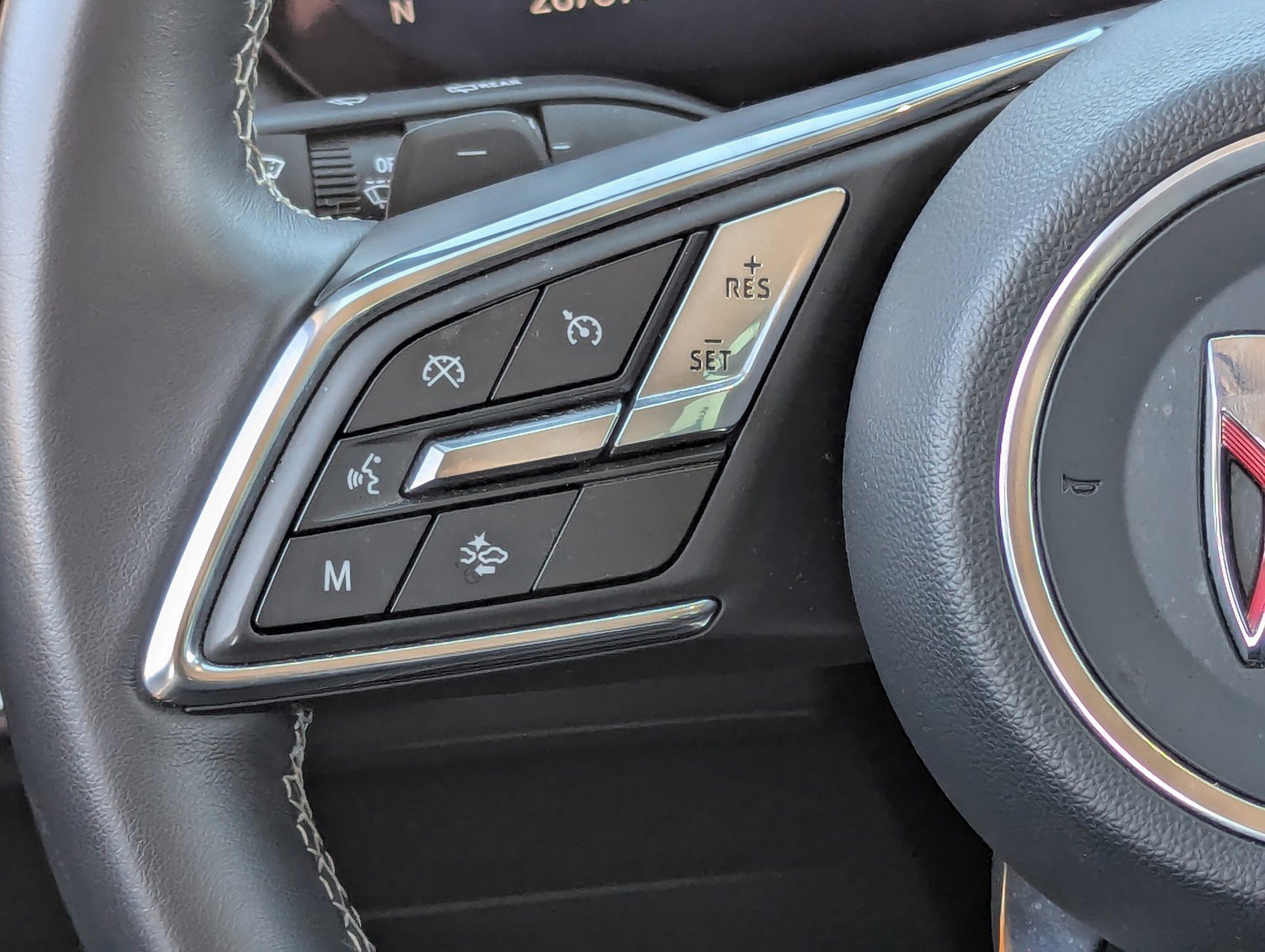 Certified 2025 Buick Envision Sport Touring image 30