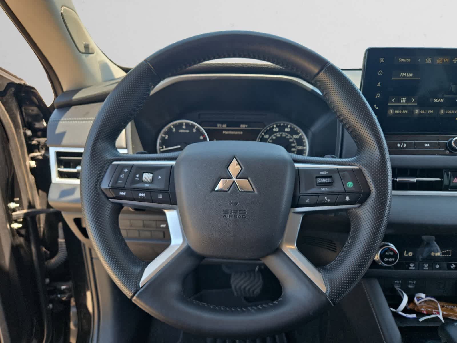 Used 2025 Mitsubishi Outlander SE AWD/4WD image 10