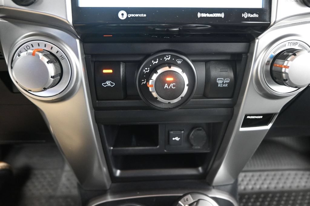 Used 2021 Toyota 4Runner SR5 Premium w/ Moonroof Package AWD/4WD image 33
