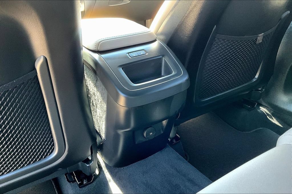 Used 2026 Volvo XC60 B5 Plus w/ Protection Package Premier AWD/4WD image 31