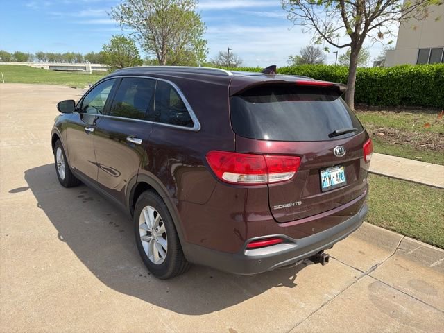 Used 2017 Kia Sorento LX w/ LX Convenience Package image 6