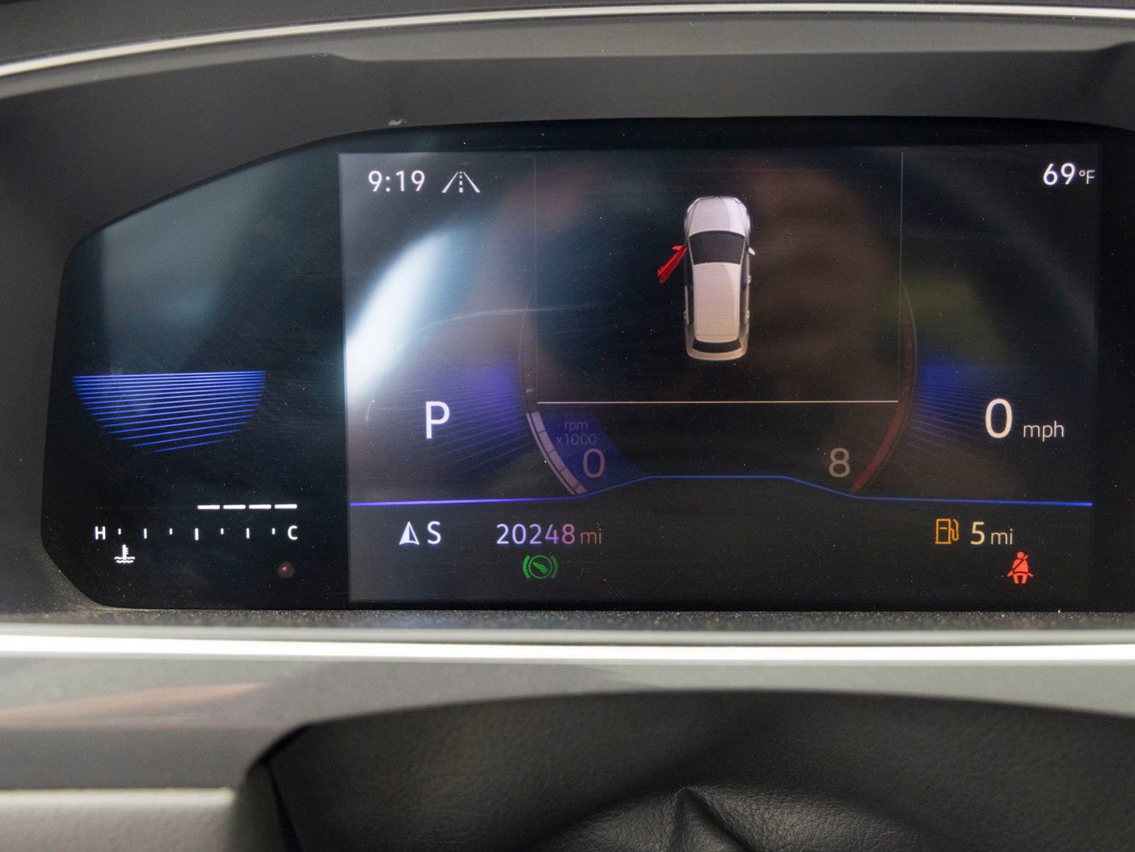 Used 2022 Volkswagen Tiguan SE w/ Panoramic Sunroof Package image 16