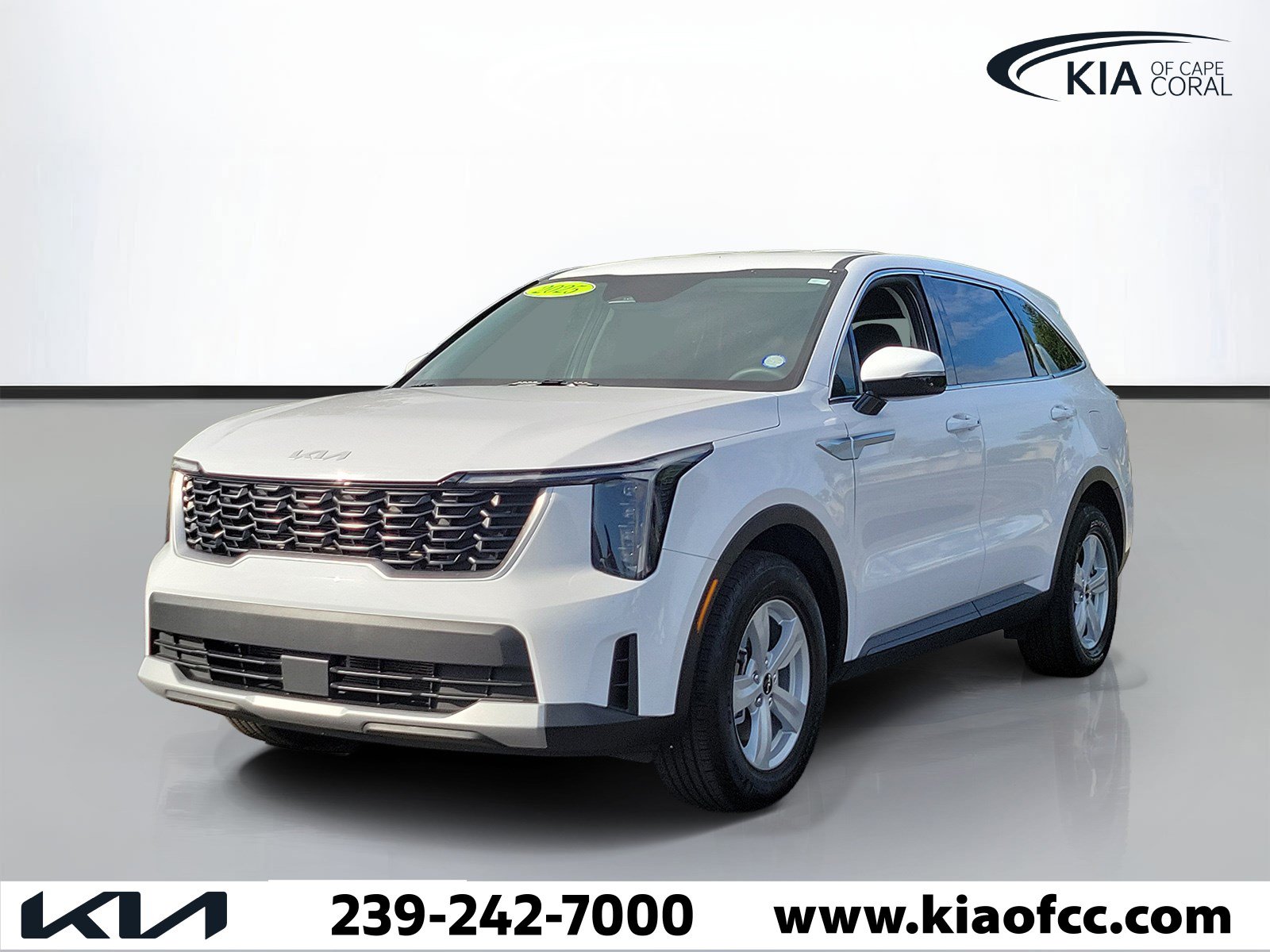 Used 2025 Kia Sorento LX FWD image 3
