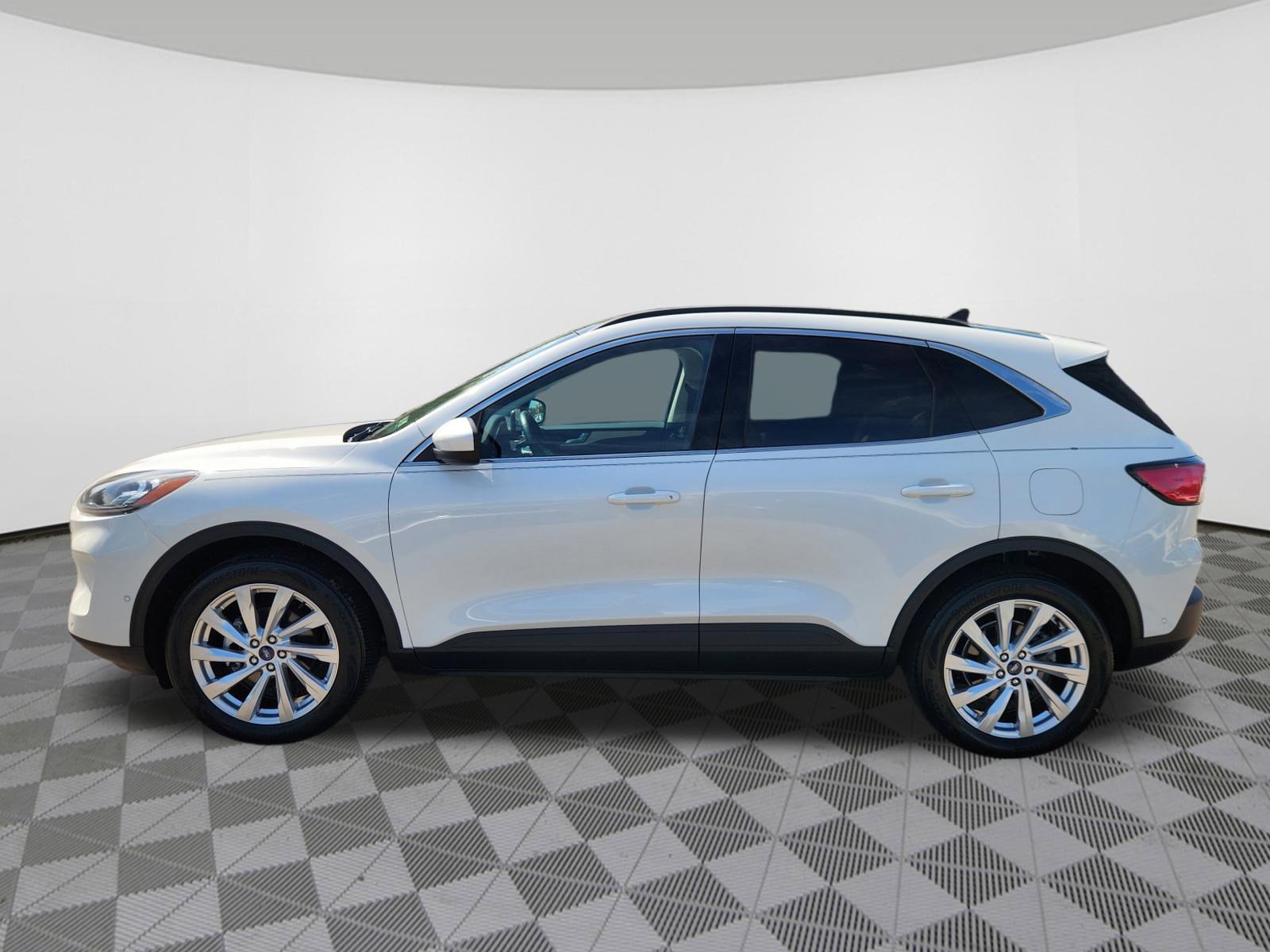 Used 2022 Ford Escape Titanium w/ Titanium Elite Package AWD/4WD image 5