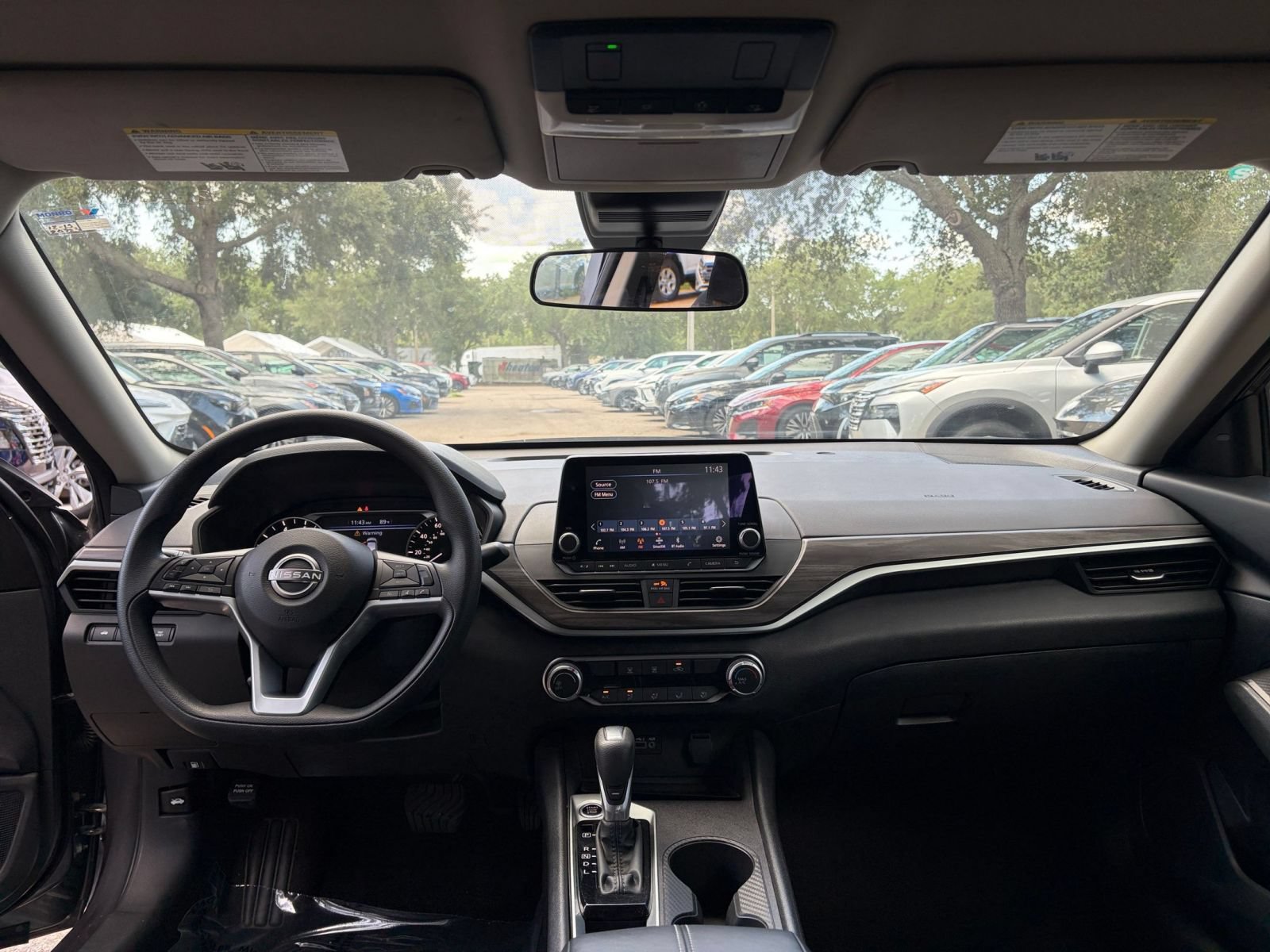 Used 2025 Nissan Altima 2.5 SV FWD image 28