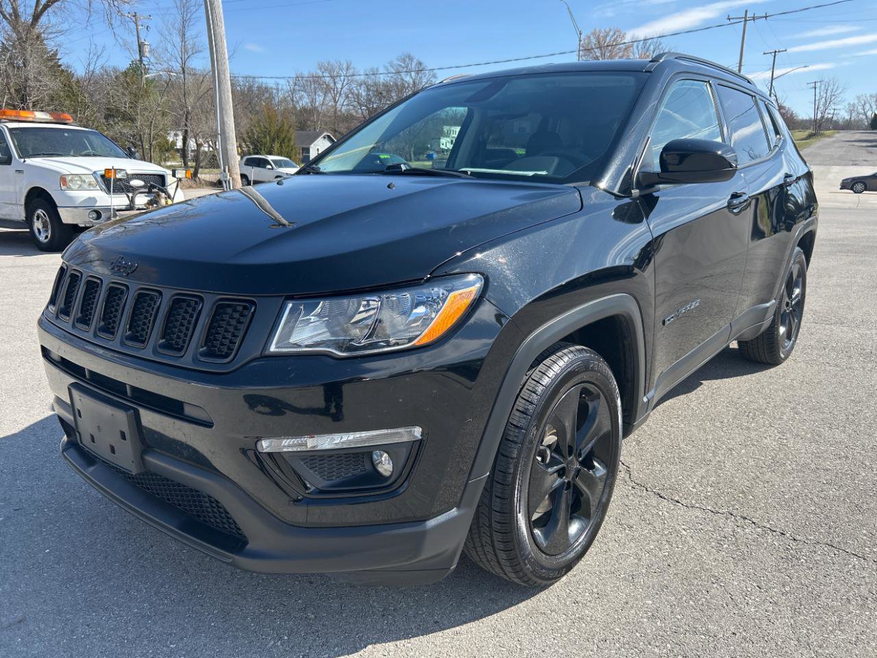 Used 2019 Jeep Compass Latitude image 1