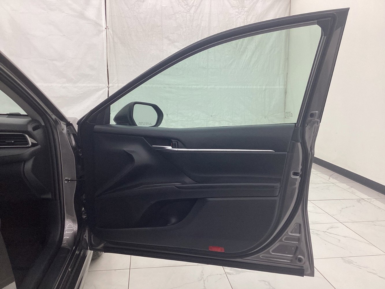 Used 2022 Toyota Camry SE image 19