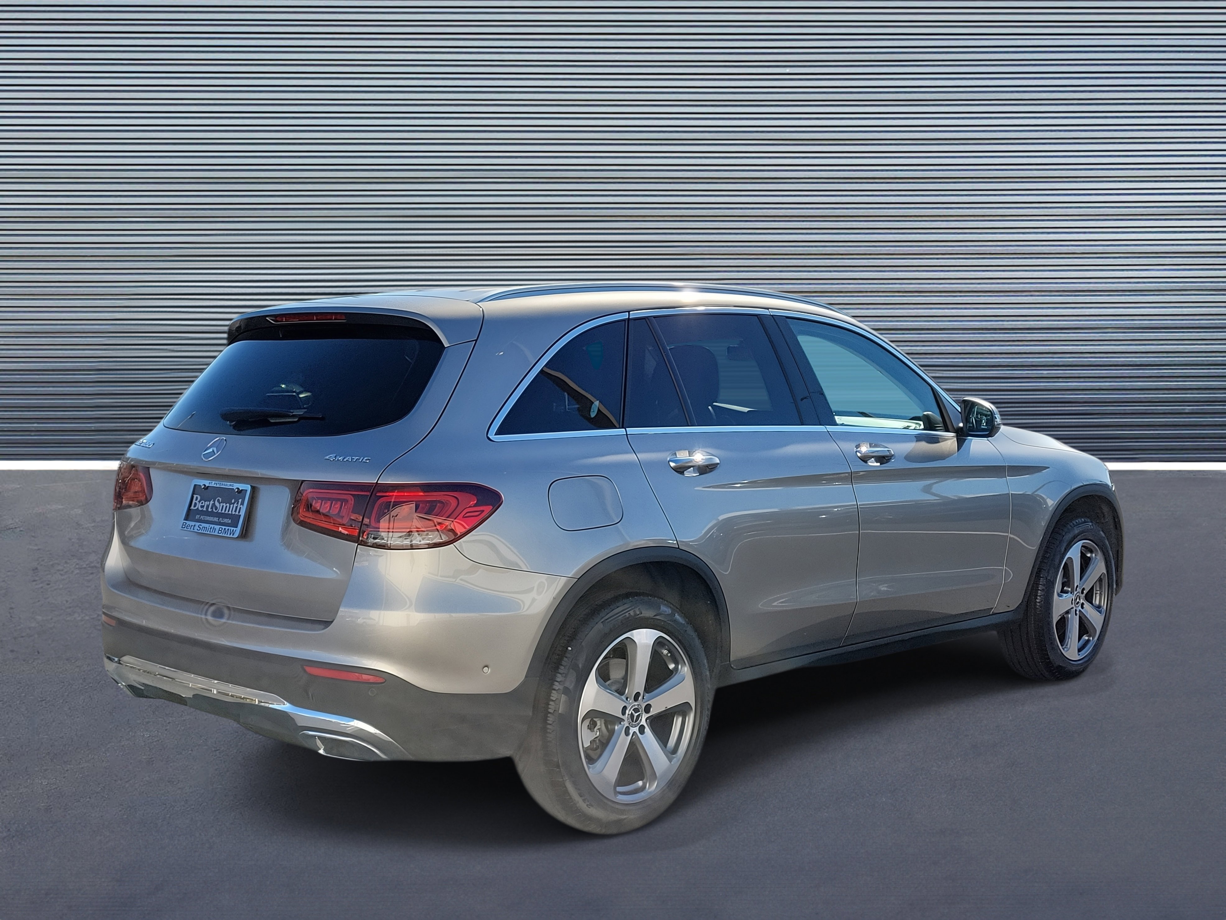 Used 2022 Mercedes-Benz GLC 300 4MATIC image 3