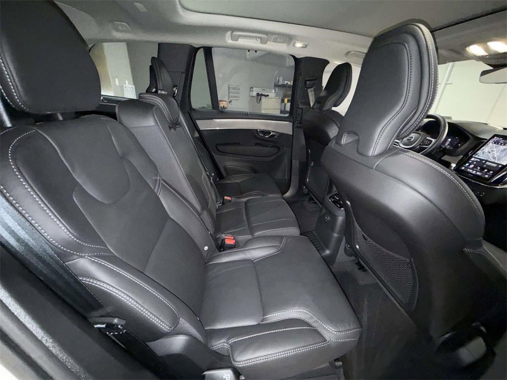 Used 2025 Volvo XC90 T8 Plus image 16