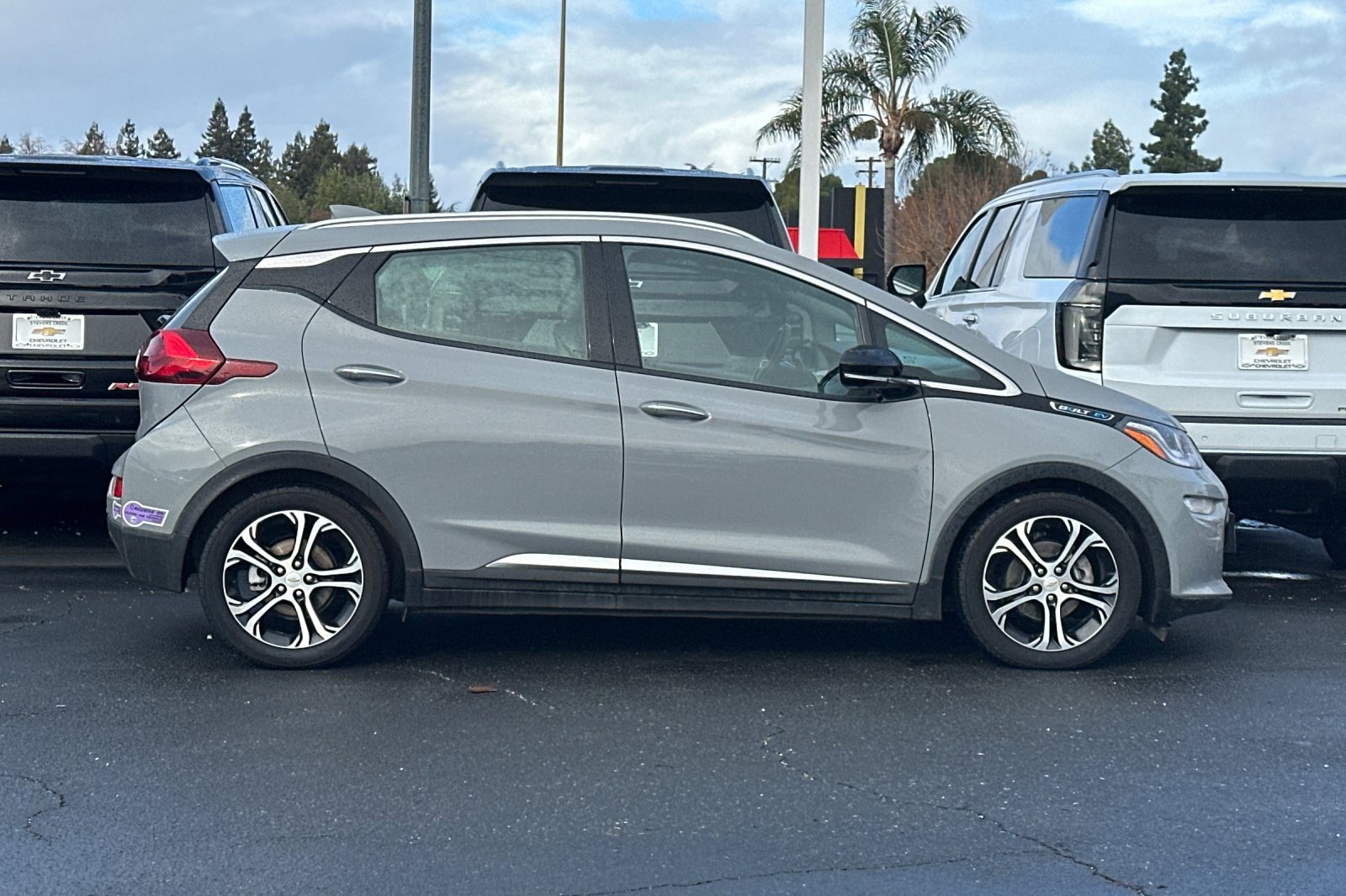 Used 2019 Chevrolet Bolt Premier w/ Infotainment Package image 4