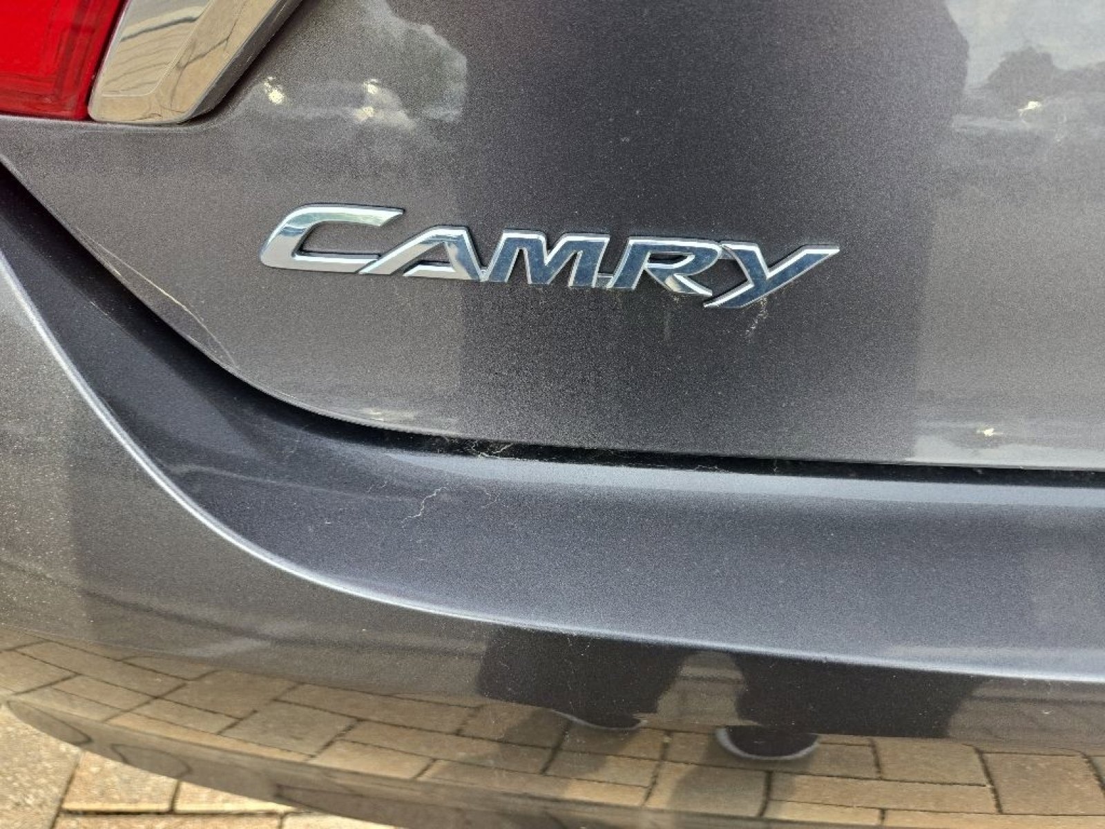 Used 2017 Toyota Camry LE FWD image 3