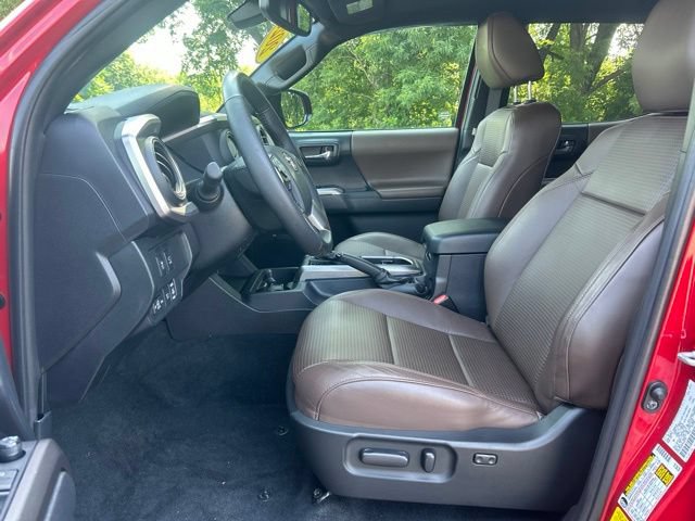 Used 2023 Toyota Tacoma Limited AWD/4WD image 16