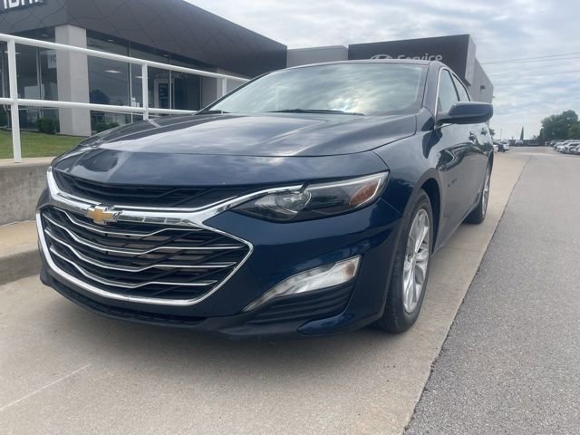 Used 2021 Chevrolet Malibu LT FWD image 2