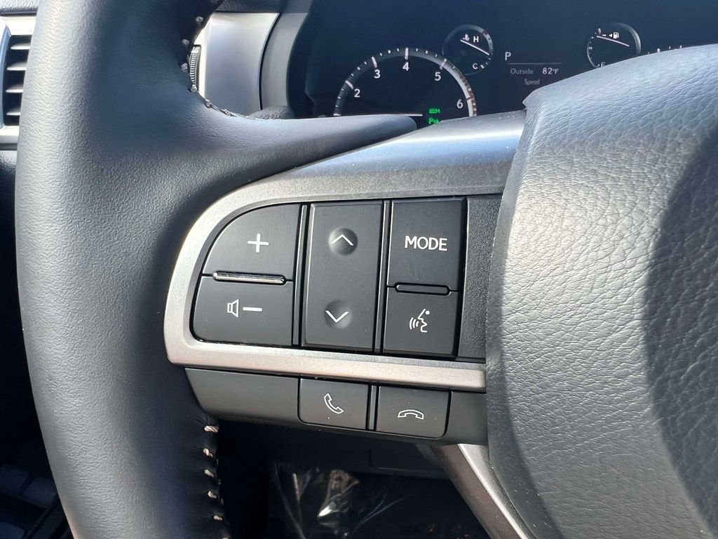 Used 2023 Lexus GX 460 Luxury w/ Sport Design Package image 26