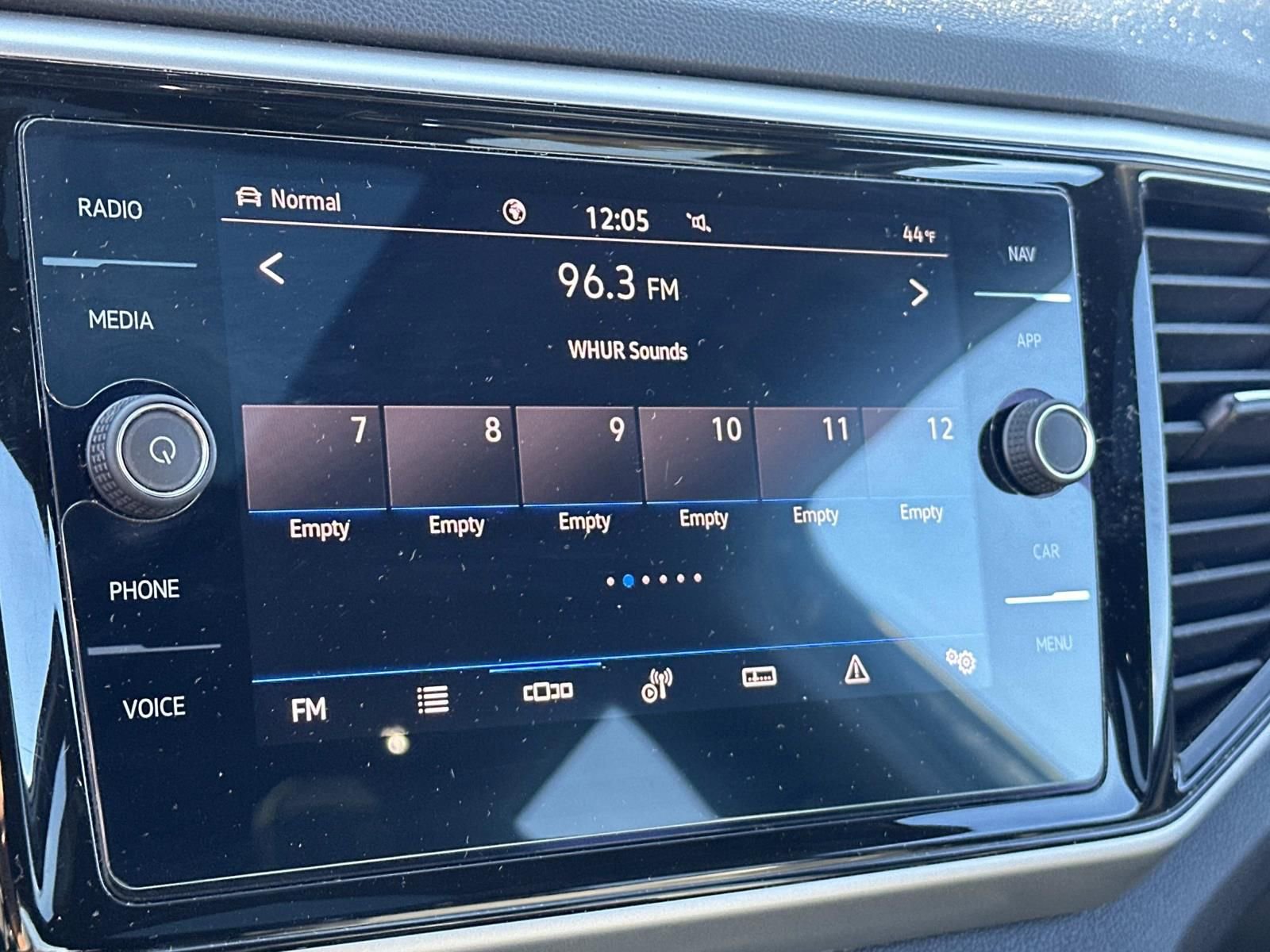 Used 2021 Volkswagen Atlas Cross Sport SEL R-Line image 20