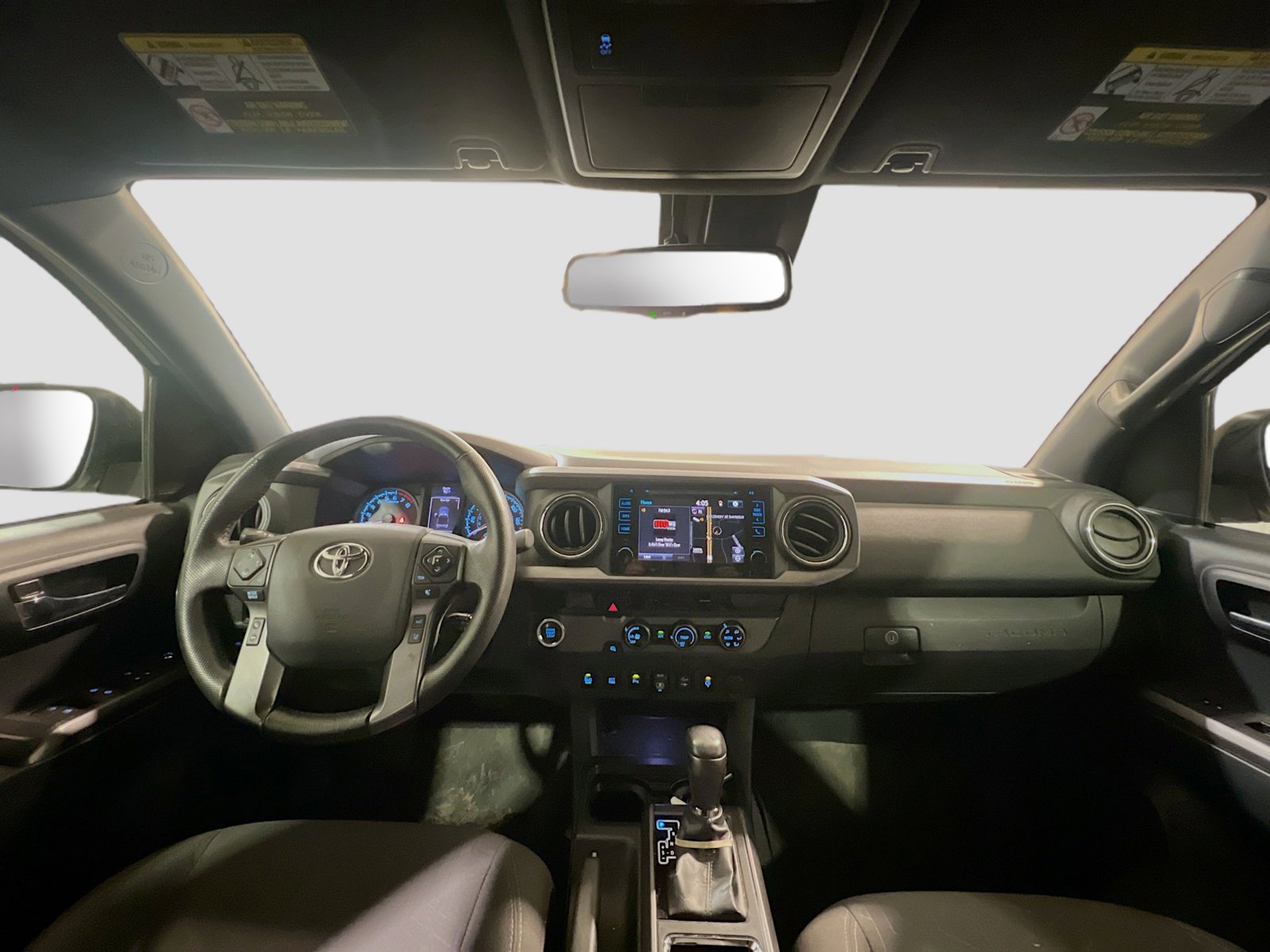 Used 2018 Toyota Tacoma TRD Sport w/ Technology Package RWD image 16