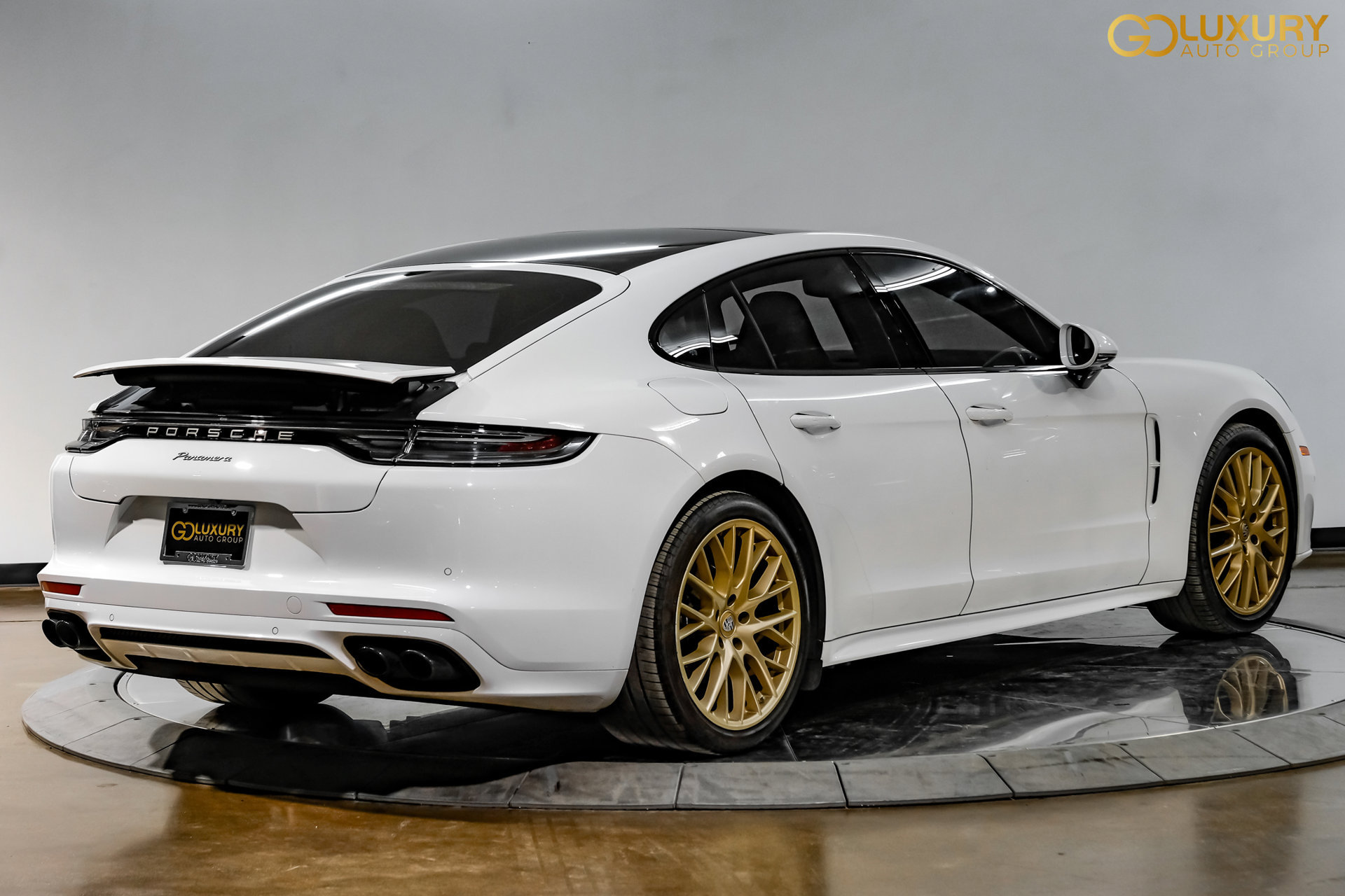 Used 2023 Porsche Panamera Platinum Edition w/ Sportdesign Package RWD image 10