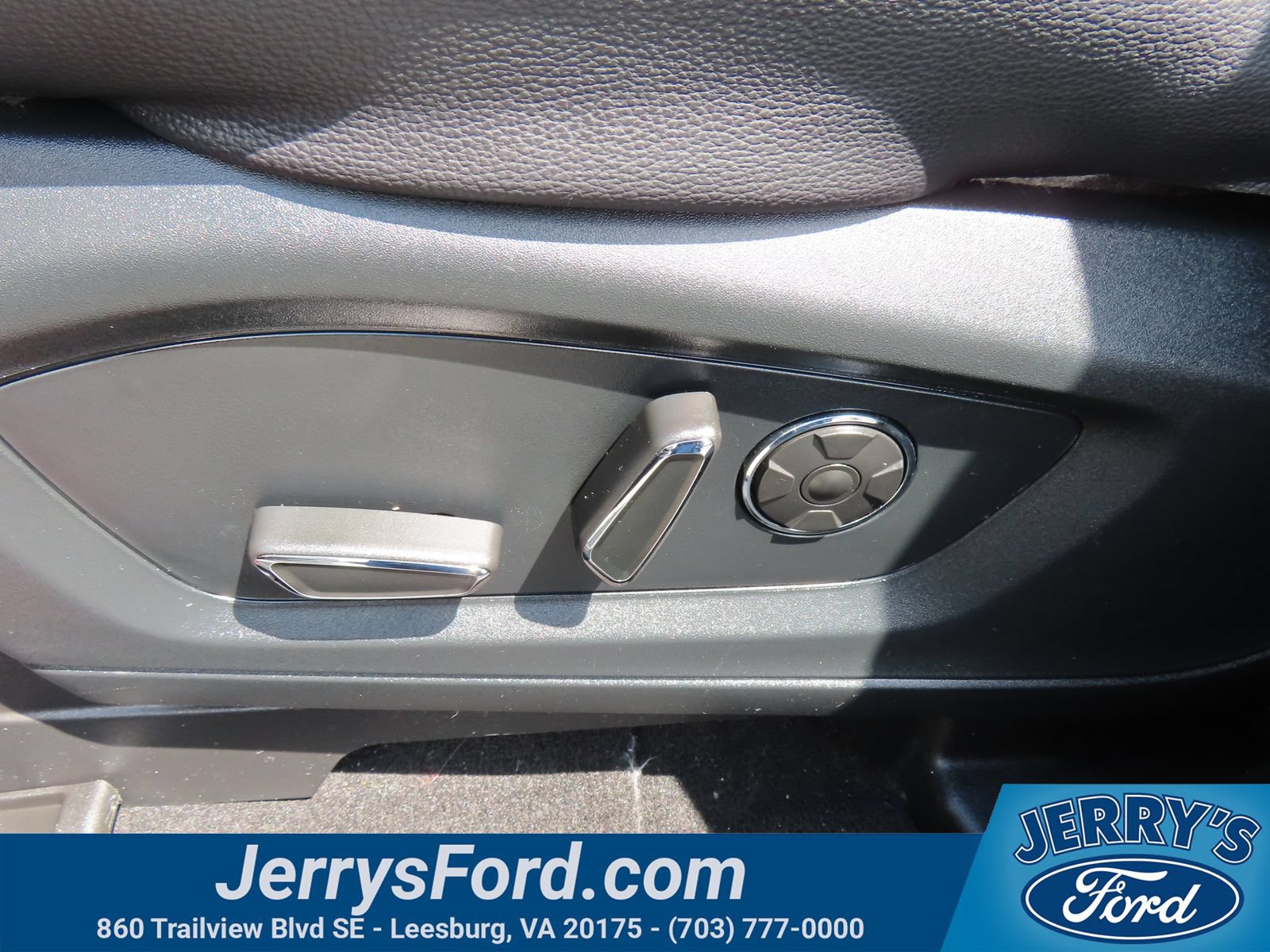 Certified 2020 Ford Explorer ST w/ Premium Technology Package AWD/4WD image 32