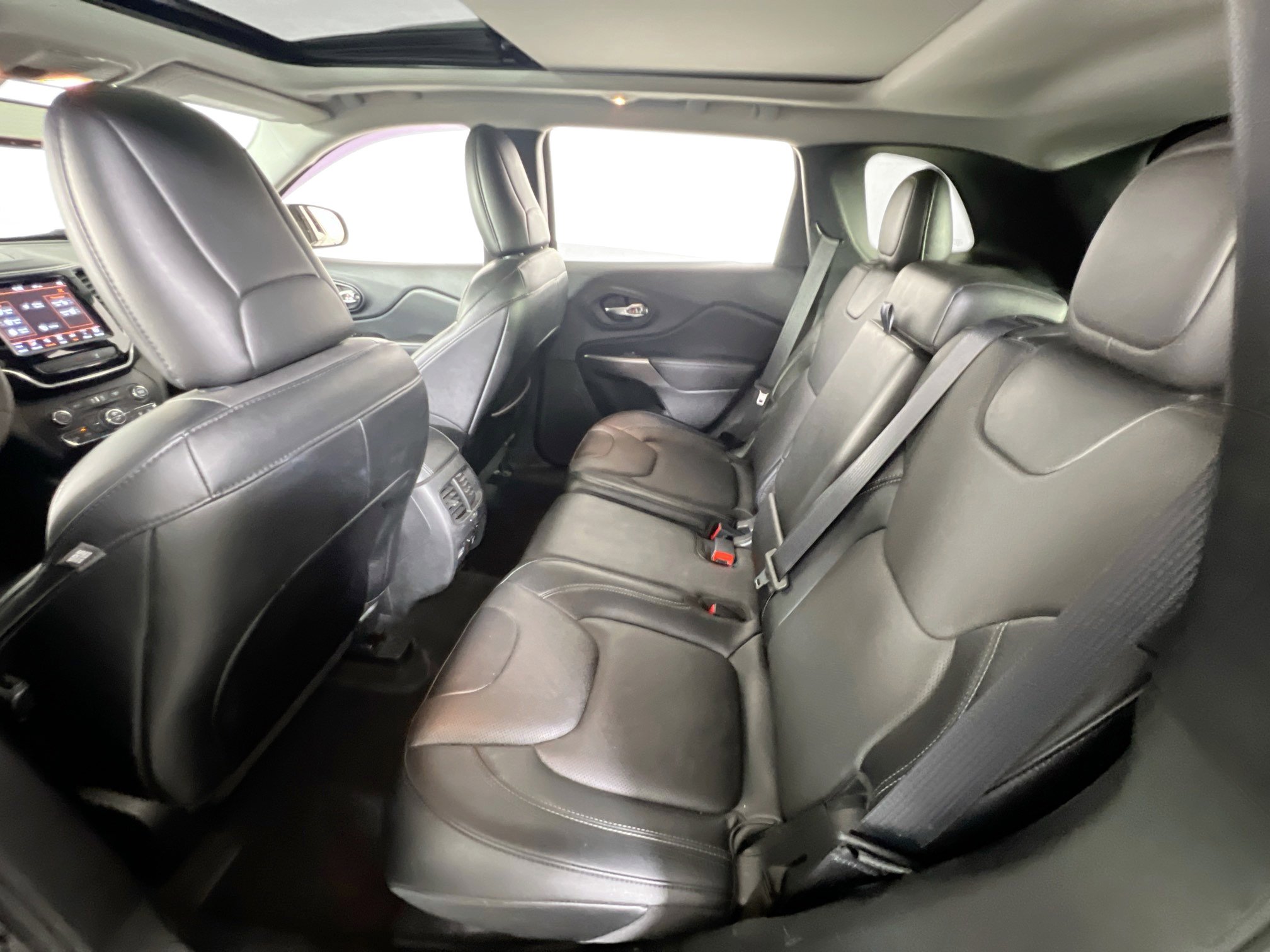 Used 2022 Jeep Cherokee Limited w/ Elite Package image 25