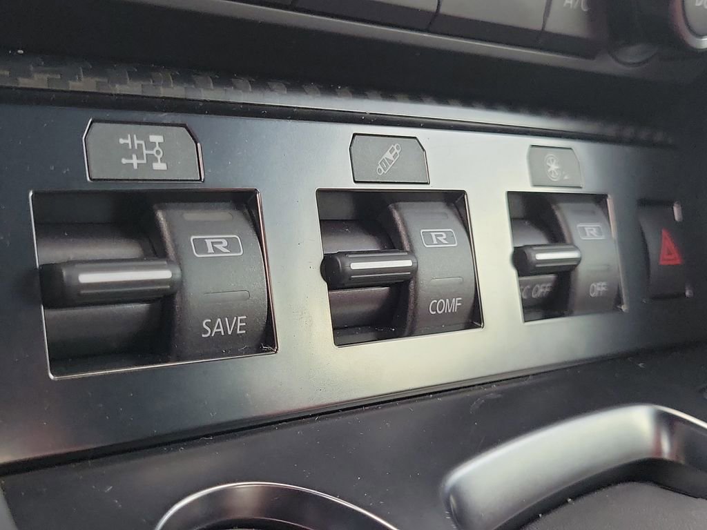 Used 2024 Nissan GT-R Premium w/ Premium Interior Package image 30